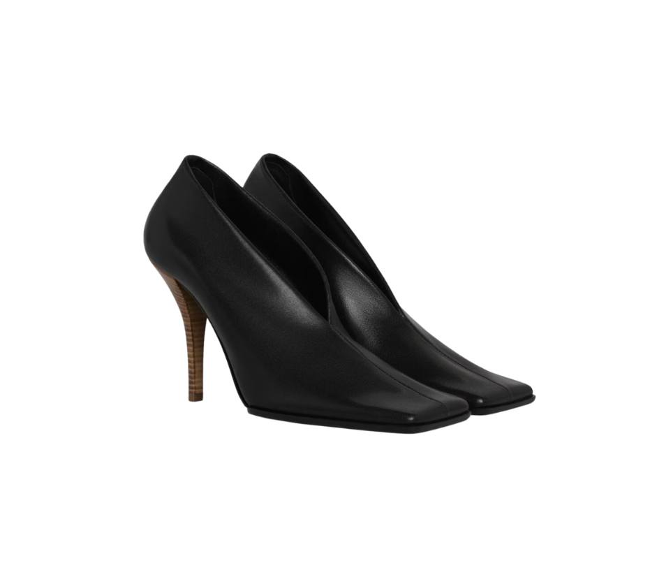 Alaia SOFT SQUARE PUMPS IN LEATHER