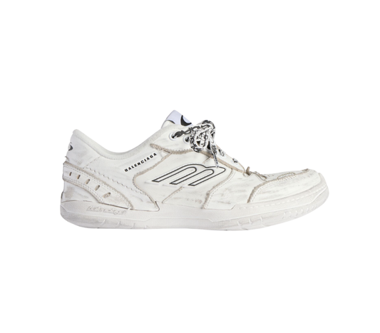 Balenciaga Hamptons Medium Worn-out Sneaker in White